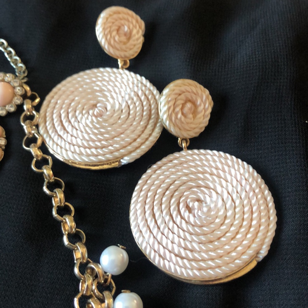 Jewelry Set - Picture 2 of 7